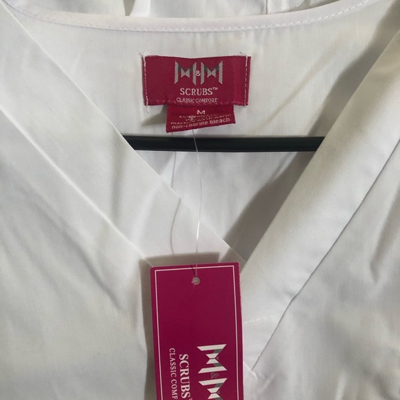 WHITE SCRUBS SET SIZE MEDIUM, fits like large - Picture 4 of 11